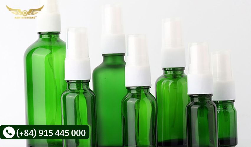 Xịt tinh dầu lên nệm để khử mùi cao su 