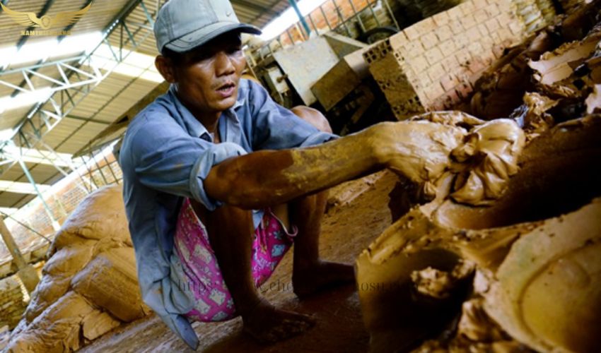 Chén đựng mủ coa su